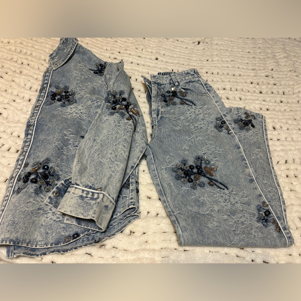 Flats Embellished Jean & Jacket Set NWOT small - Picture 2 of 7
